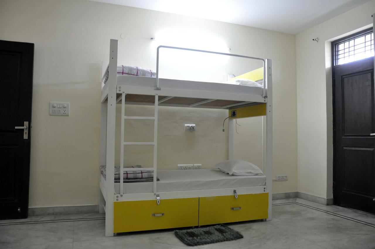 Friends Hostel New Delhi Ngoại thất bức ảnh